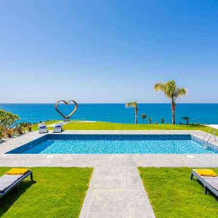 פומוס Villa Beach Heaven מראה חיצוני תמונה