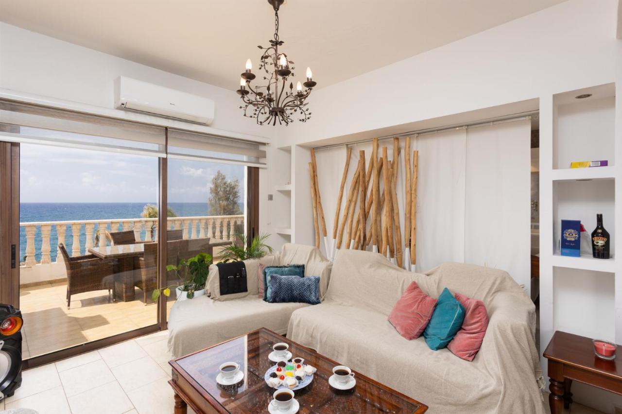 פומוס Villa Beach Heaven מראה חיצוני תמונה