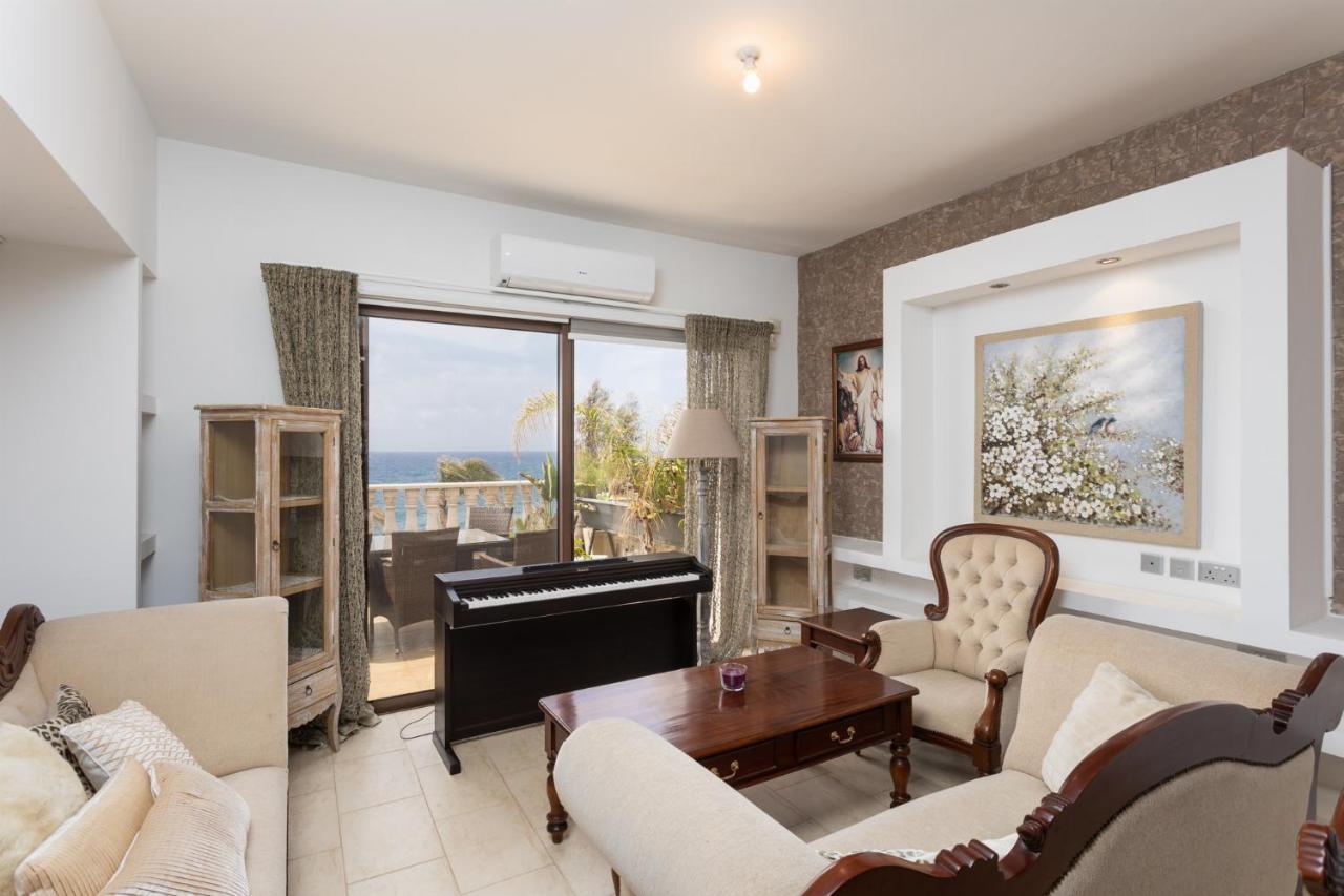 פומוס Villa Beach Heaven מראה חיצוני תמונה