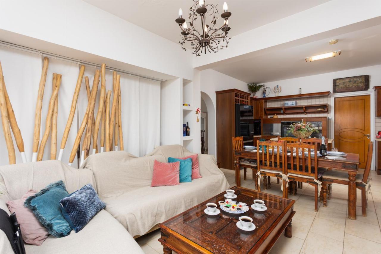 פומוס Villa Beach Heaven מראה חיצוני תמונה