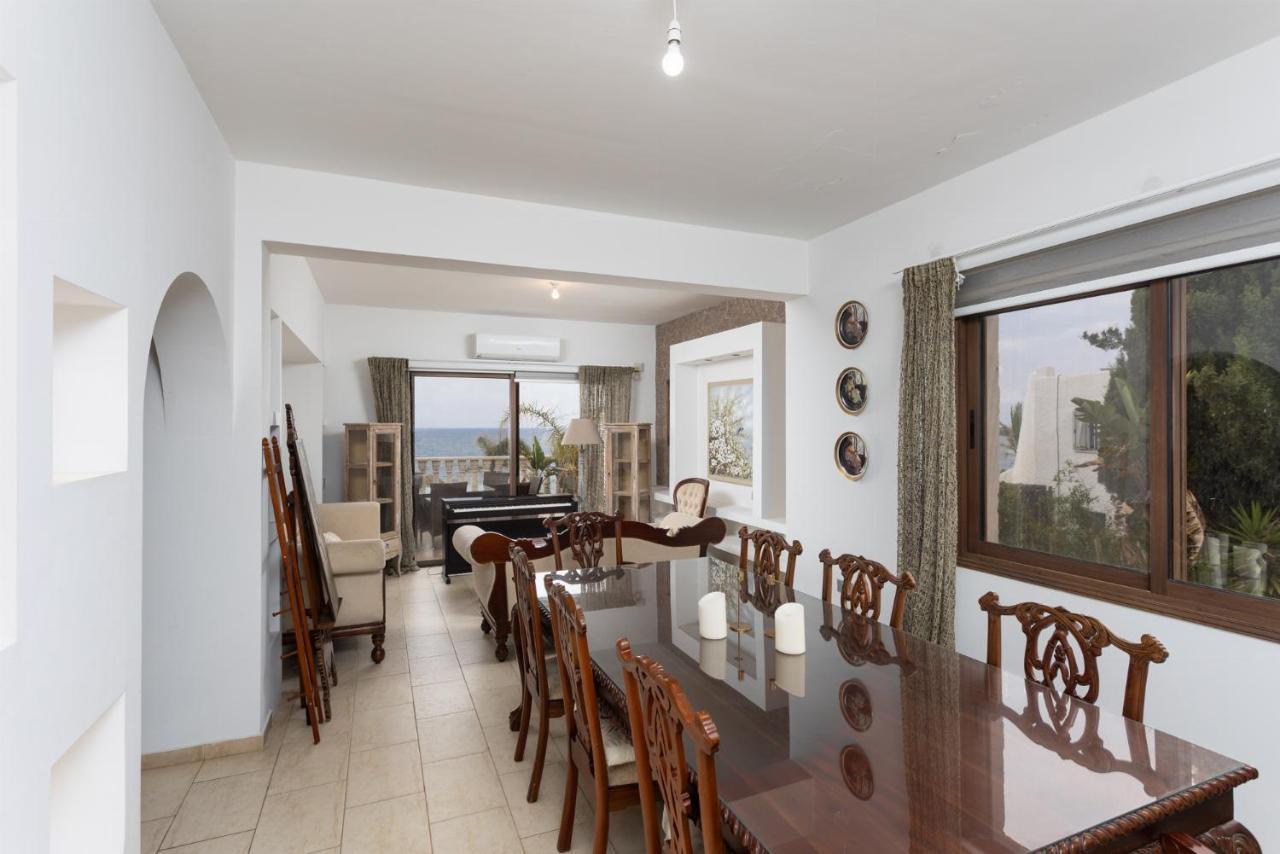 פומוס Villa Beach Heaven מראה חיצוני תמונה