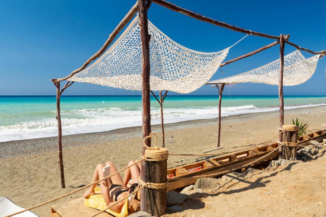 פומוס Villa Beach Heaven מראה חיצוני תמונה
