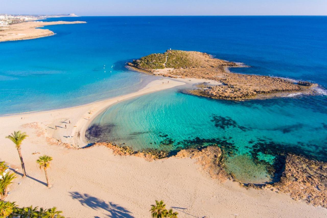 פומוס Villa Beach Heaven מראה חיצוני תמונה