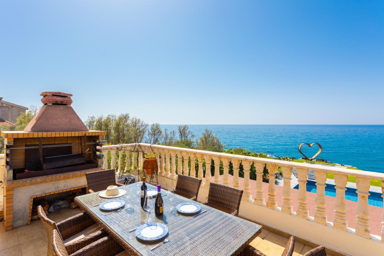 פומוס Villa Beach Heaven מראה חיצוני תמונה