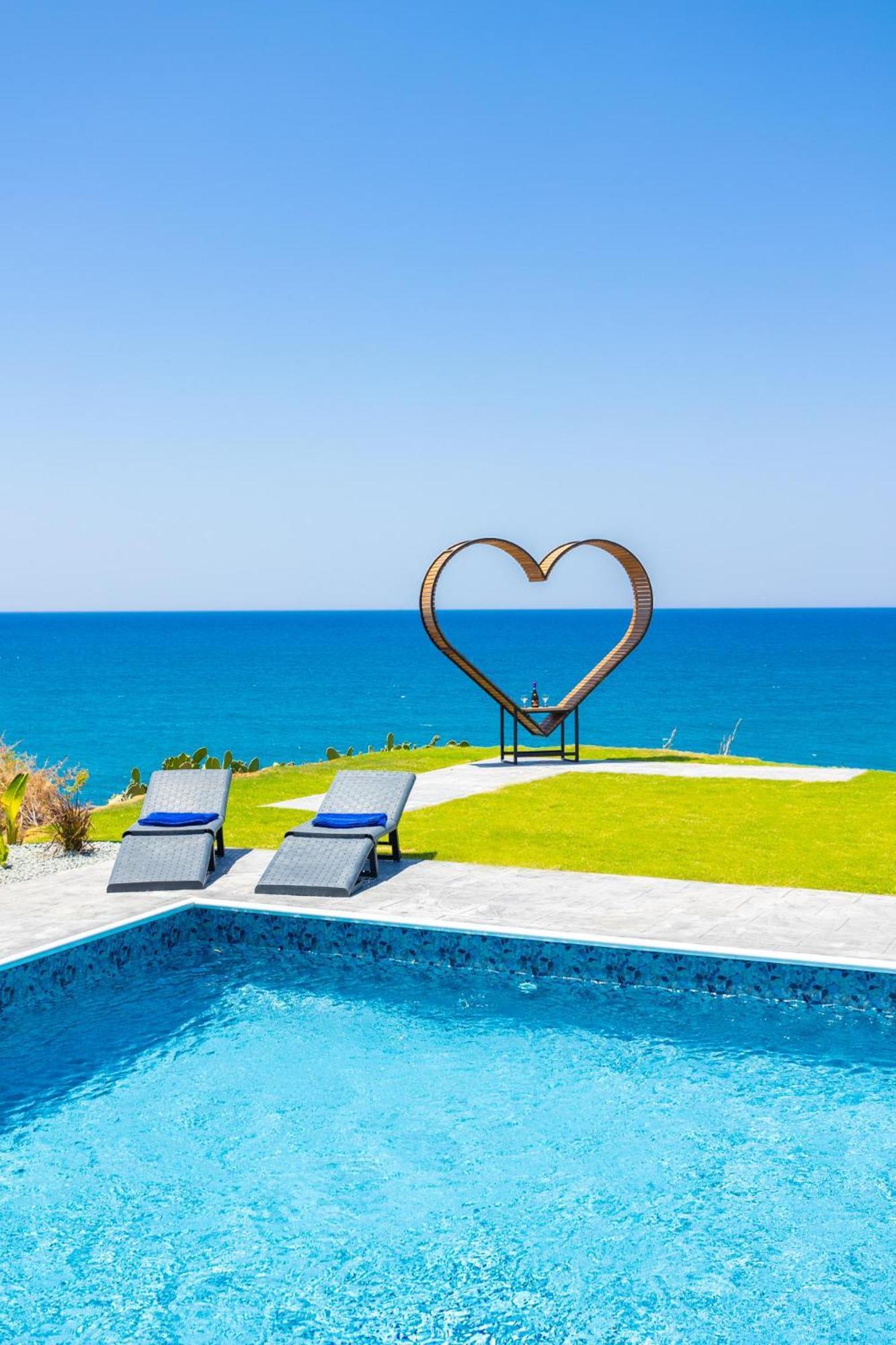 פומוס Villa Beach Heaven מראה חיצוני תמונה
